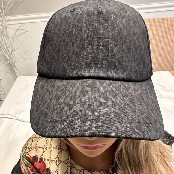 MK SIGNATURE LOGO BASEBALL CAP NWT - Picture 2 of 4